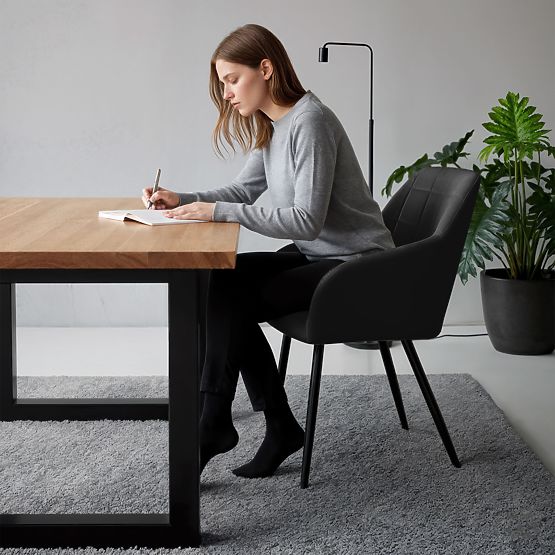 4x Čalouněná židle s čtvercovým prošíváním Černá LUXANO Černé nohy