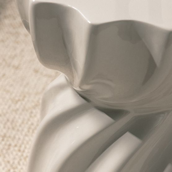 Boční stolek Bloom 35 cm, šedobéžový, lesklý