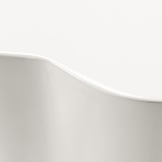 Boční stolek Bow 49 cm, šedobéžový, lesklý, oblé tvary