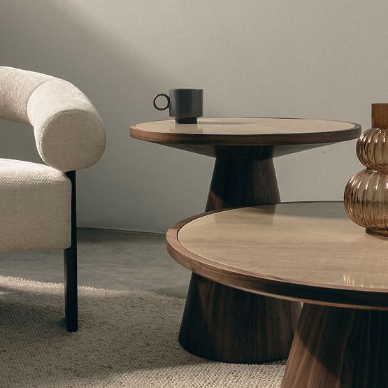 Boční stolek Kyoto 60 cm, kulatý, travertin/ořech