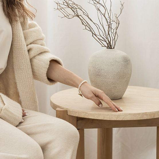 Boční stolek Medley 50 cm, kulatý, travertin/jasan