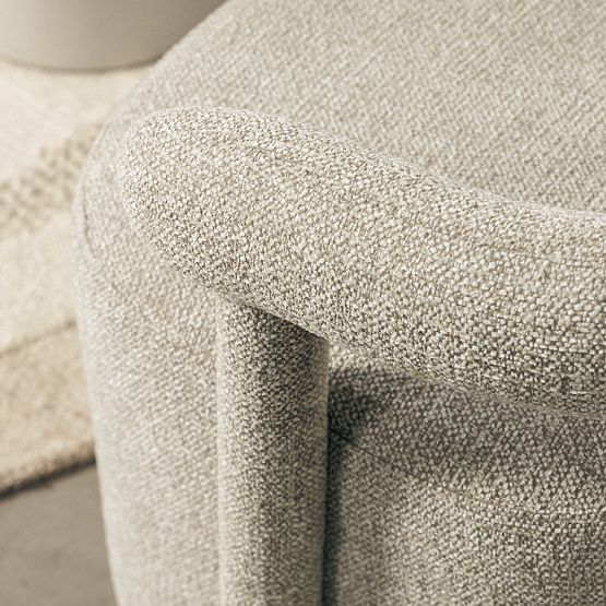 Čalouněné křeslo Glen šedé, oblé tvary