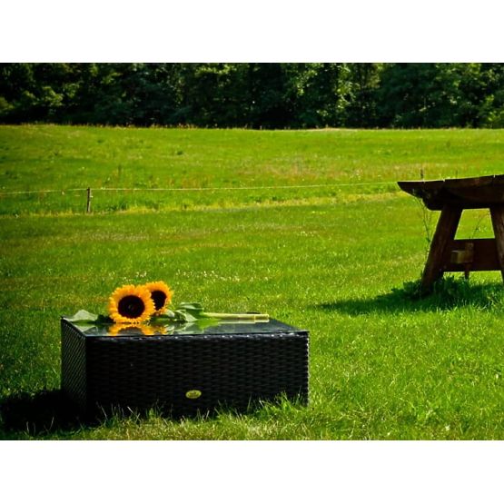 Čtvercový stůl z černého technoratanu