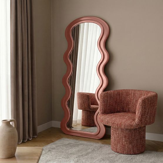 Dekorativní závěsné zrcadlo v dřevěném rámu Vale 177x75 cm, vlnité, organický tvar, mocha mo