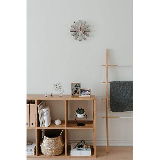 Hodiny RIBBON barva šedá umbra