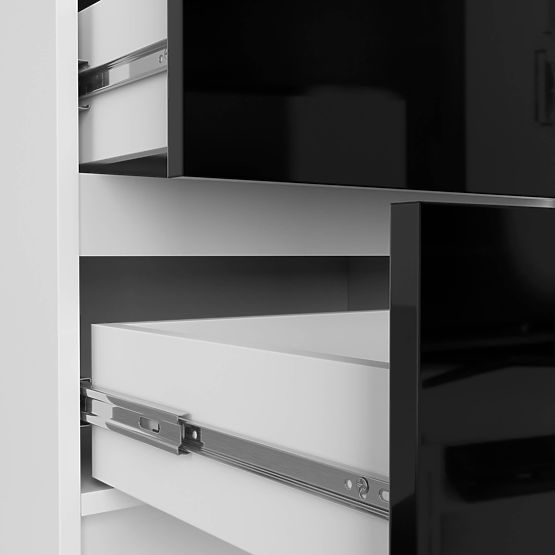 KOMODA K60 5SZ CLP PK ČERNÝ LESK