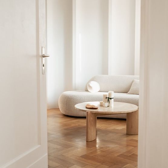 Konferenční stolek Medley 90 cm, kulatý, travertin/jasan