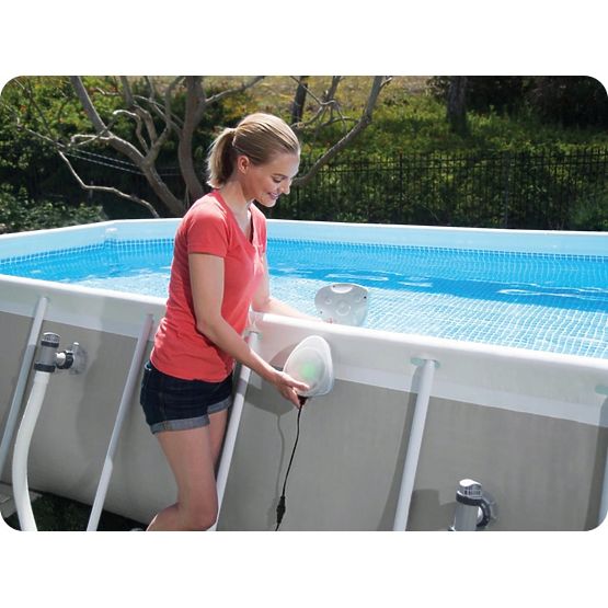 Magnetická bazénová lampa různé barvy LED INTEX 28698