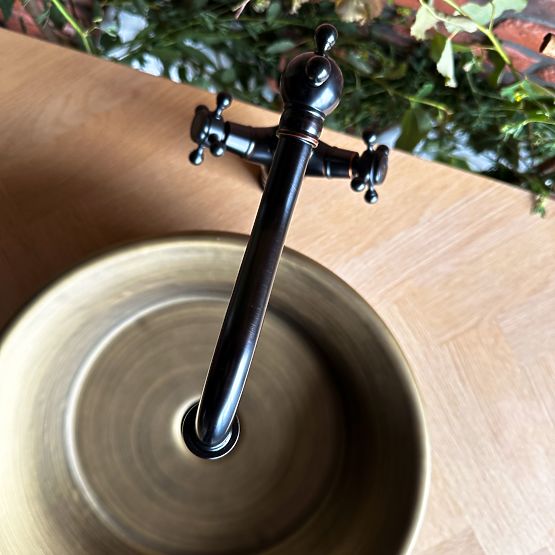 Nadčasové umyvadlo REA Betty