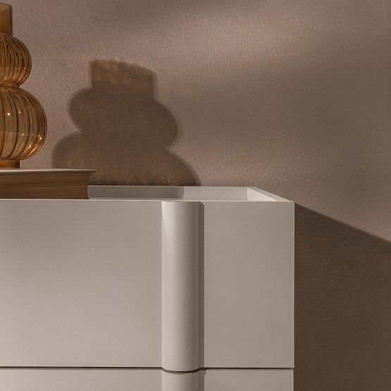 Noční stolek Moss kašmírový, zaoblený