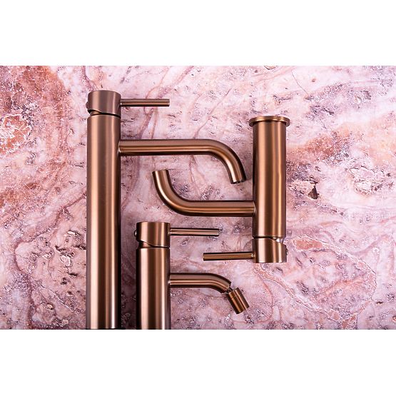 Podomítková sprchová sada s termostatem LUNGO Kartáčovaná měď + BOX