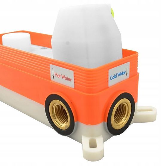 Podomítková vanová baterie Rea Lungo Měď + Box