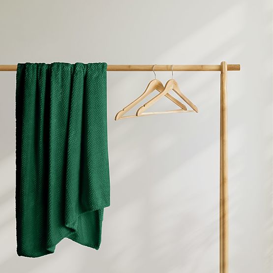 Přehoz HENRY barva lahvově zelená ražený žakár moderní styl 220x240