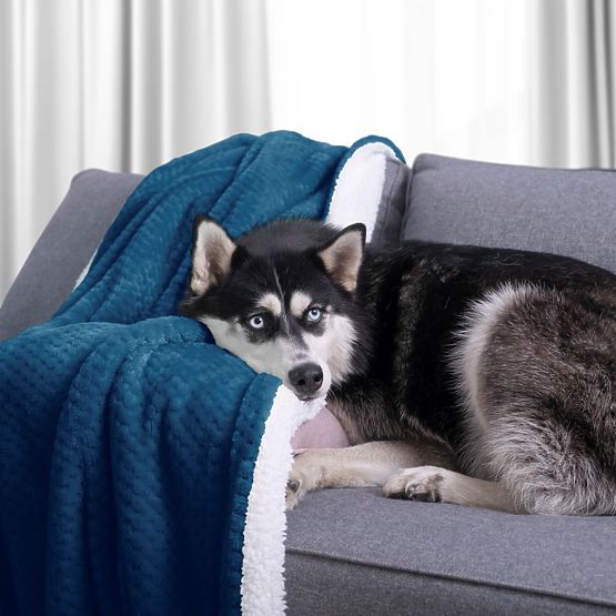 Přehoz SHLEEPY barva indigo žakárově ražený klasický styl 130x180