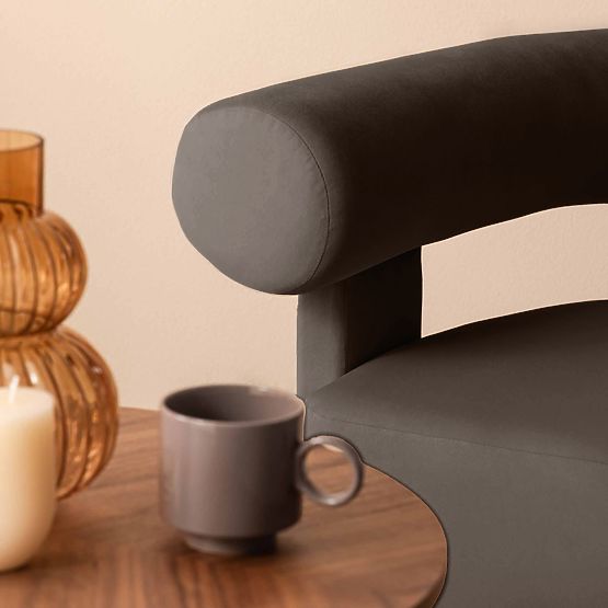 Relaxační křeslo Hella hnědé, sametové, zaoblené