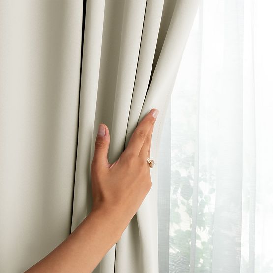 RESTILO závěs BLACKOUT krémová barva, klasický styl, stříbrné průchodky, materiál bl