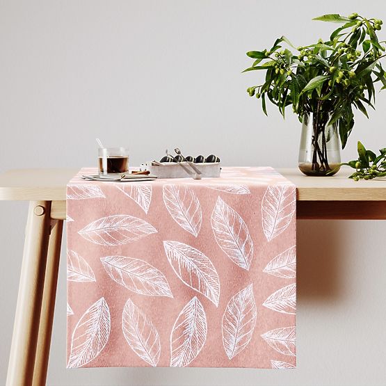 Ubrus CALM barva pudrově růžová tištěný rostlinný motiv klasický styl 40x140 ameliahome