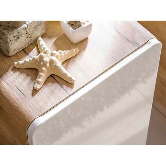 Vysoká skříňka 2 dveře