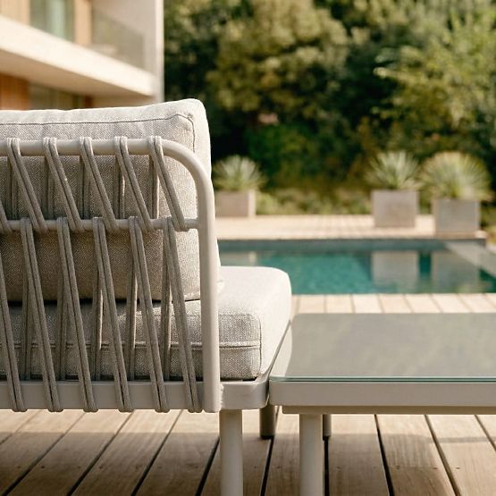 Zahradní rohová sedačka se stolkem Amarello, hliníková, pletená, světle béžová/béžovošedá