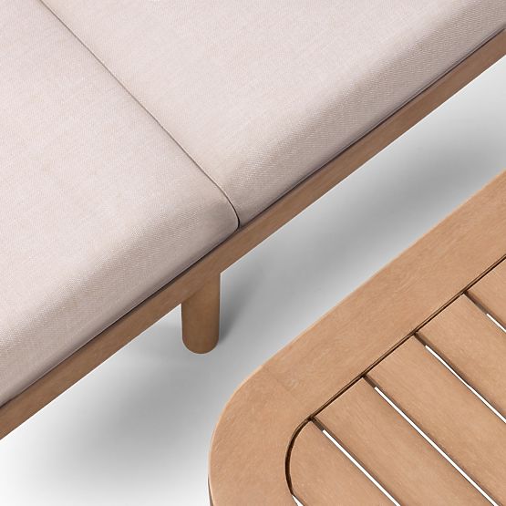 Zahradní rohová sedačka se stolkem Mortlake, eukalyptové dřevo FSC, teakový vzhled, světle béžová/př