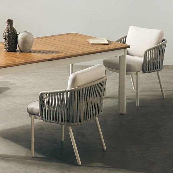 Zahradní set Porticato, rozkládací stůl 211-300 cm + 12 židlí, akáciové dřevo FSC, teakový vzhled