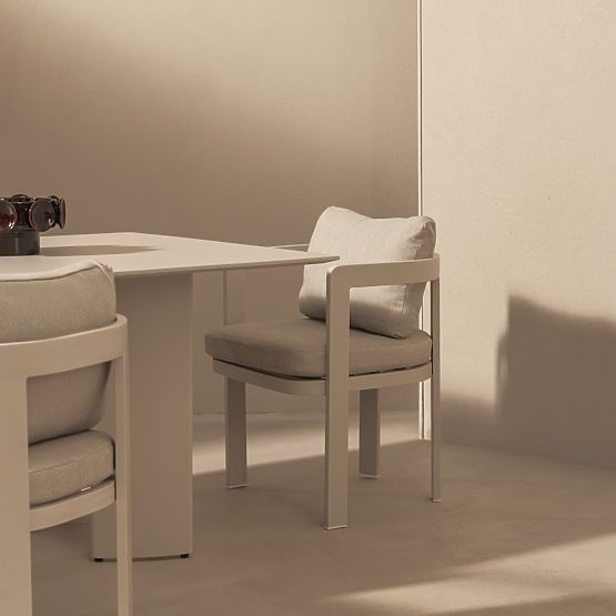 Zahradní židle Japori hliníková, světle béžová, zaoblená