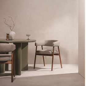 Čalouněná židle Giovani, světle hnědá/dubové dřevo, zaoblená