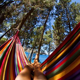 Jednomístná houpací síť s příčkou 40cm 400257 Červená, Bluegarden